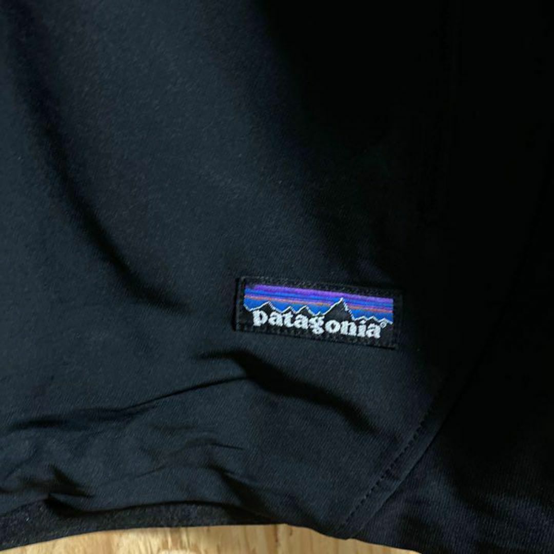 patagonia(パタゴニア)のパタゴニア USA古着 90s ナイロン ジャケット レディース 刺繍 ロゴ 黒 メンズのジャケット/アウター(ナイロンジャケット)の商品写真