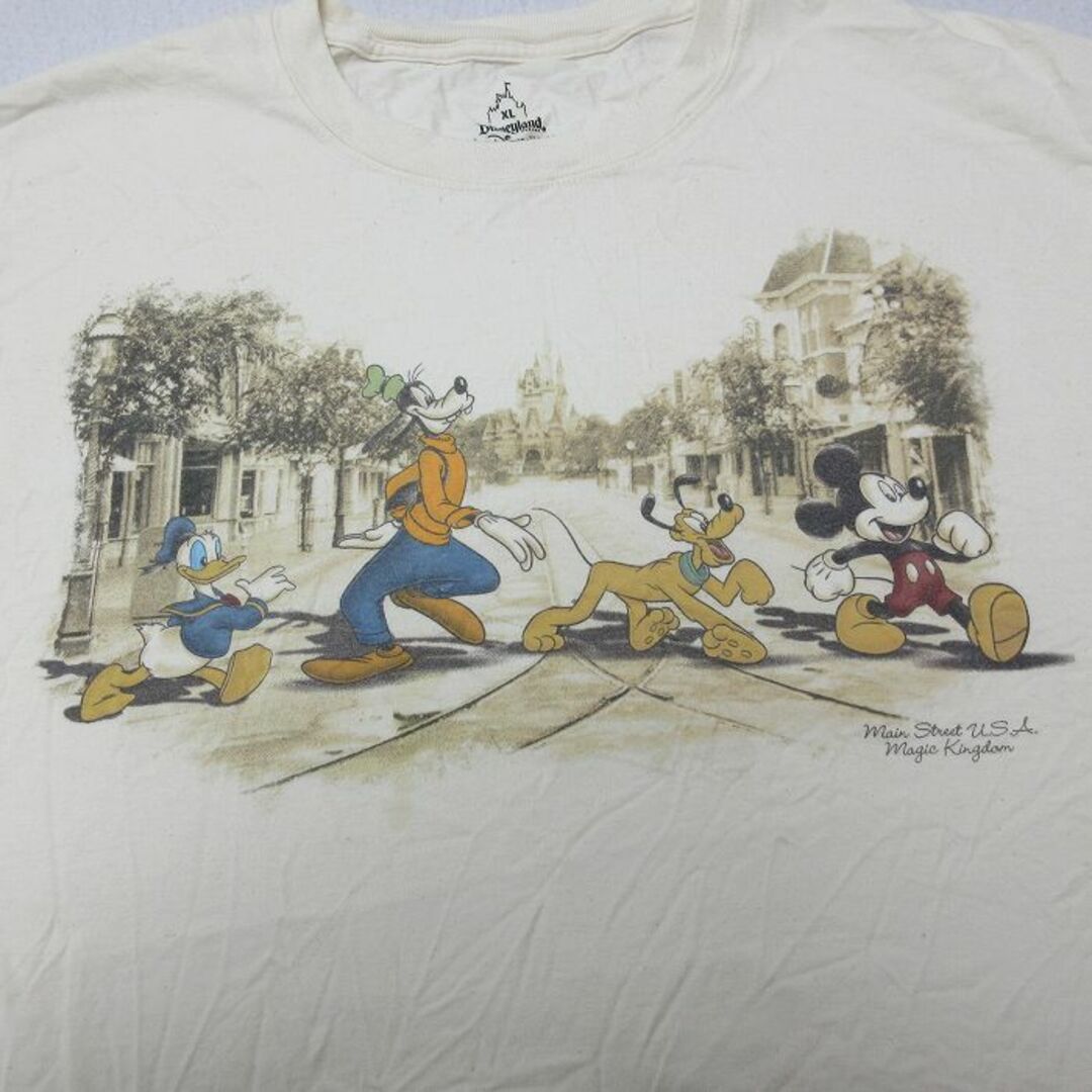 Disney(ディズニー)のXL★古着 ヘインズ Hanes 半袖 Tシャツ メンズ ディズニー DISNEY ミッキー MICKEY MOUSE プルート 大きいサイズ コットン クルーネック 生成り 24apr09 中古 メンズのトップス(Tシャツ/カットソー(半袖/袖なし))の商品写真