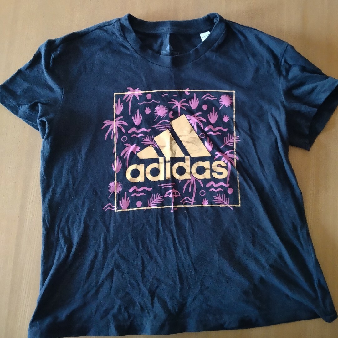 adidas(アディダス)のadidas　Ｔシャツ レディースのトップス(Tシャツ(半袖/袖なし))の商品写真