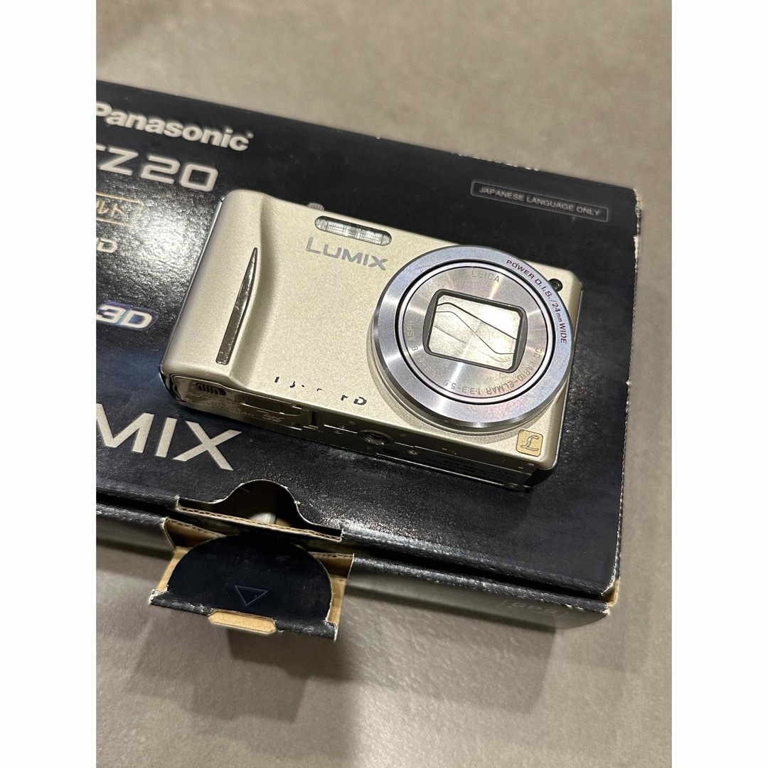 Panasonic(パナソニック)のPanasonic LUMIX TZDMC-TZ20-N純正充電器メモリーカード スマホ/家電/カメラのカメラ(コンパクトデジタルカメラ)の商品写真