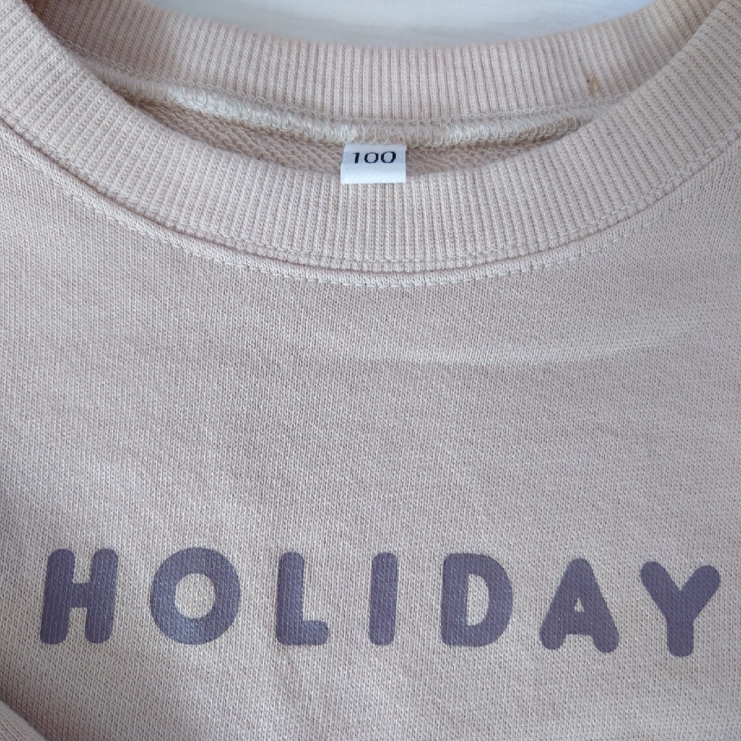 おそろいHOLIDAYトレーナー　長袖　90 100 キッズ/ベビー/マタニティのキッズ服女の子用(90cm~)(Tシャツ/カットソー)の商品写真