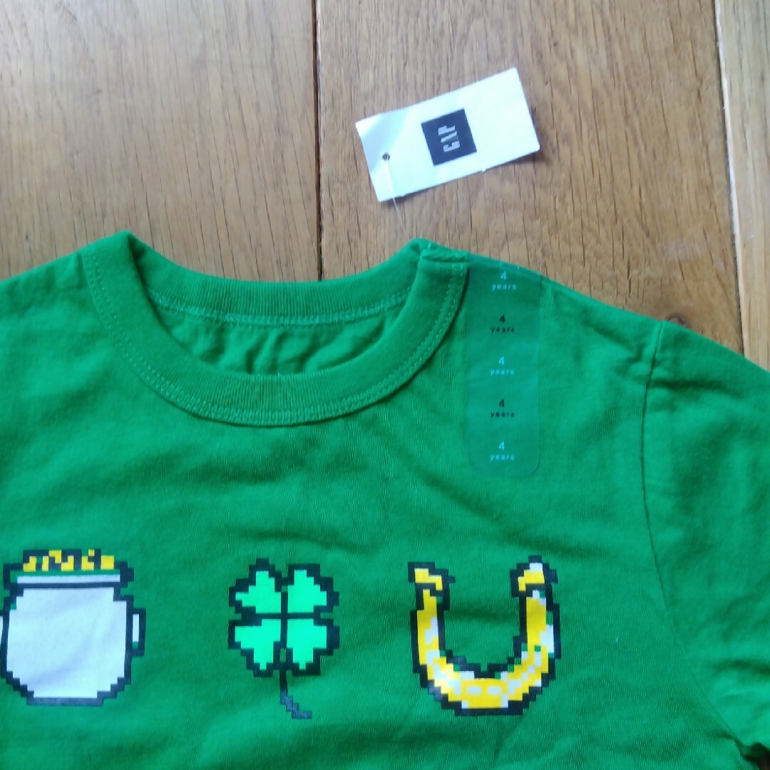 GAP(ギャップ)のGAP 緑のTシャツ キッズ/ベビー/マタニティのキッズ服男の子用(90cm~)(Tシャツ/カットソー)の商品写真