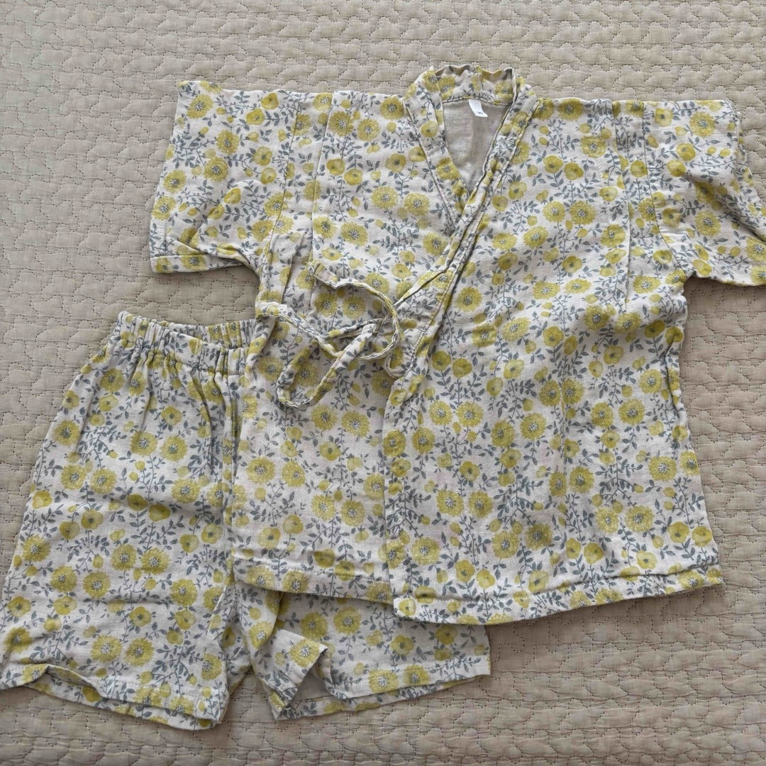 甚平 キッズ ベビー 花柄 90 キッズ/ベビー/マタニティのキッズ服女の子用(90cm~)(甚平/浴衣)の商品写真