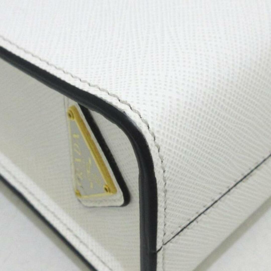 PRADA(プラダ) トートバッグ美品 エンボス ロゴ 白 レザー PRADA(プラダ) トートバッグ美品 エンボス ロゴ 白 レザー