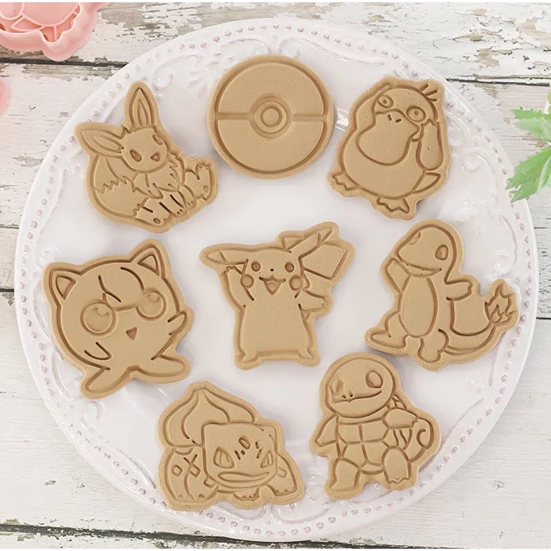 ✨️セール‼️✨️ポケモン Pokemon クッキー型 型抜き 8個セット インテリア/住まい/日用品のキッチン/食器(調理道具/製菓道具)の商品写真