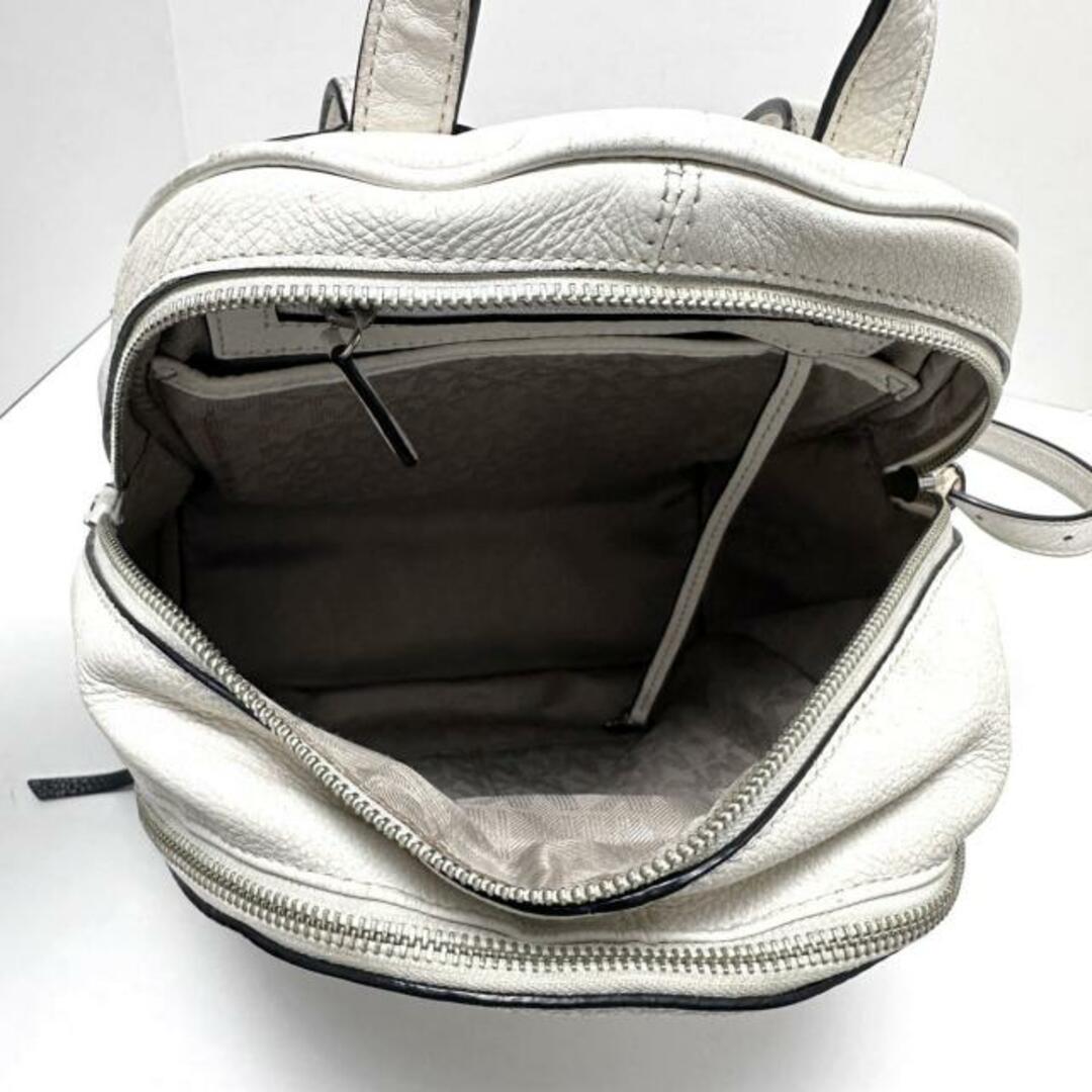 Michael Kors(マイケルコース)のMICHAEL KORS(マイケルコース) リュックサック - 白×黒 レザー レディースのバッグ(リュック/バックパック)の商品写真