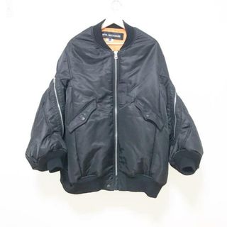 COMMEdesGARCONS JUNYA WATANABE(コムデギャルソンジュンヤワタナベ) ブルゾン サイズS レディース - 黒 長袖/ナイロンツイルジャケット/中綿/冬 ナイロン