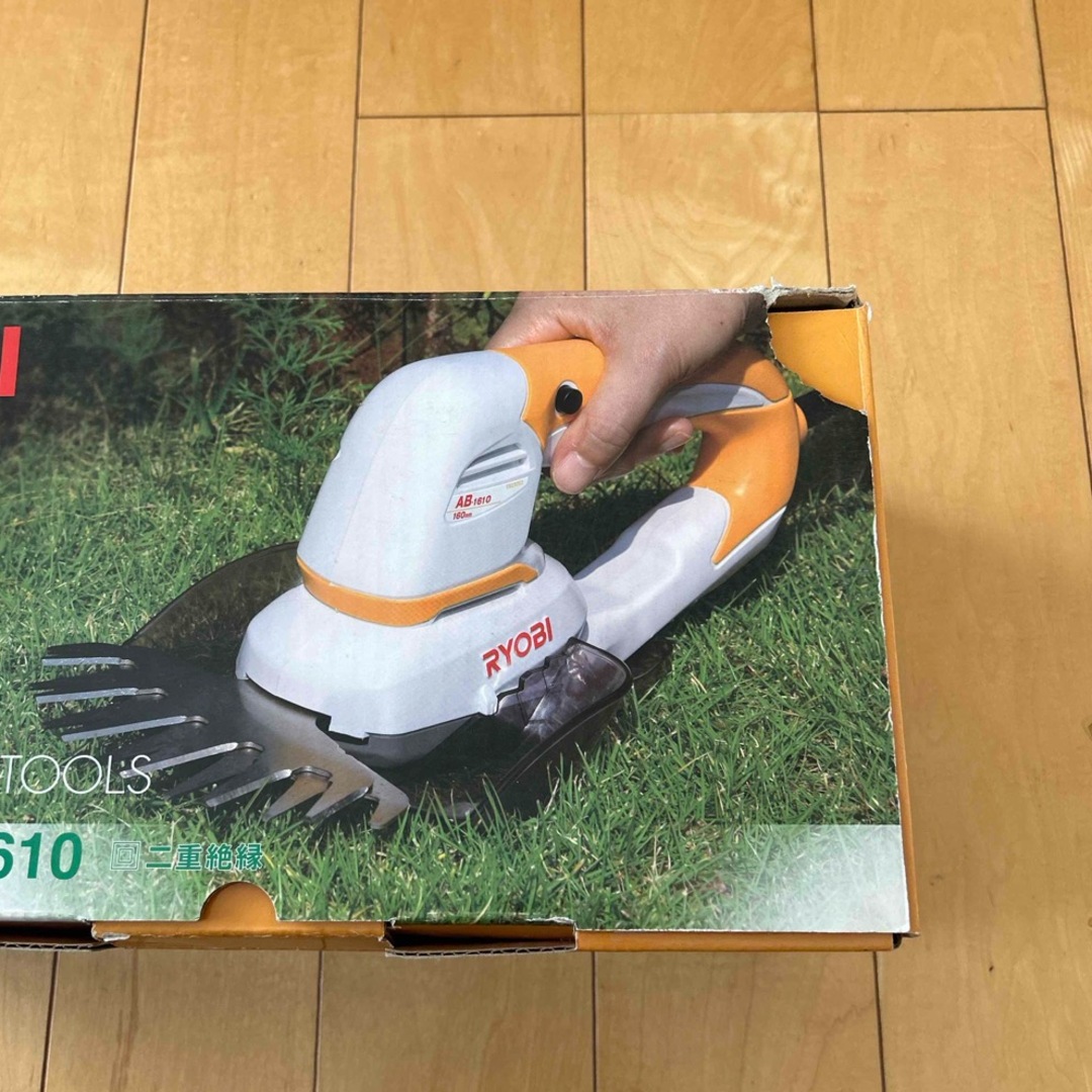 RYOBI(リョービ)のRYOBI 電気バリカン 芝刈り　草刈り ハンドメイドのフラワー/ガーデン(その他)の商品写真