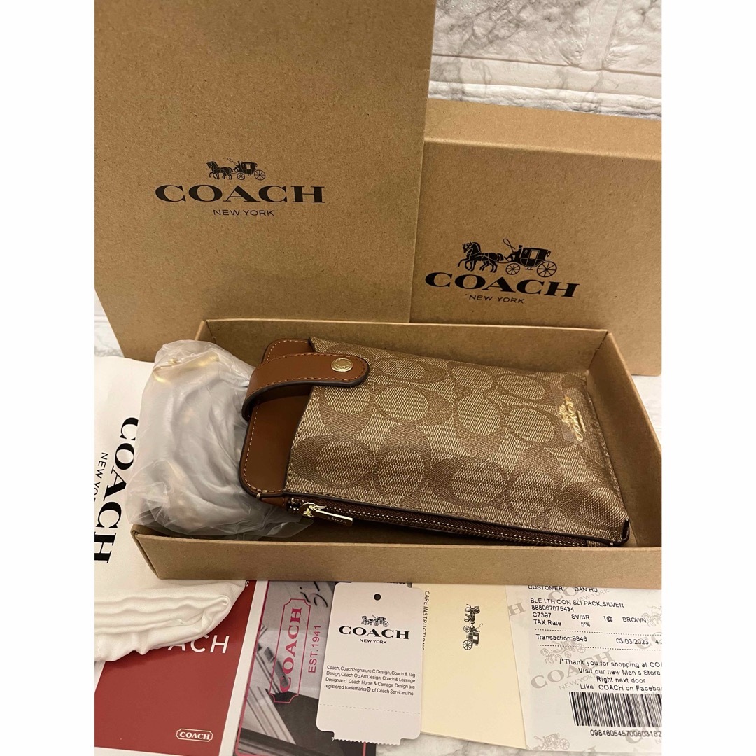 COACH(コーチ)のコーチスマホショルダーバッグ　新品 レディースのバッグ(ショルダーバッグ)の商品写真