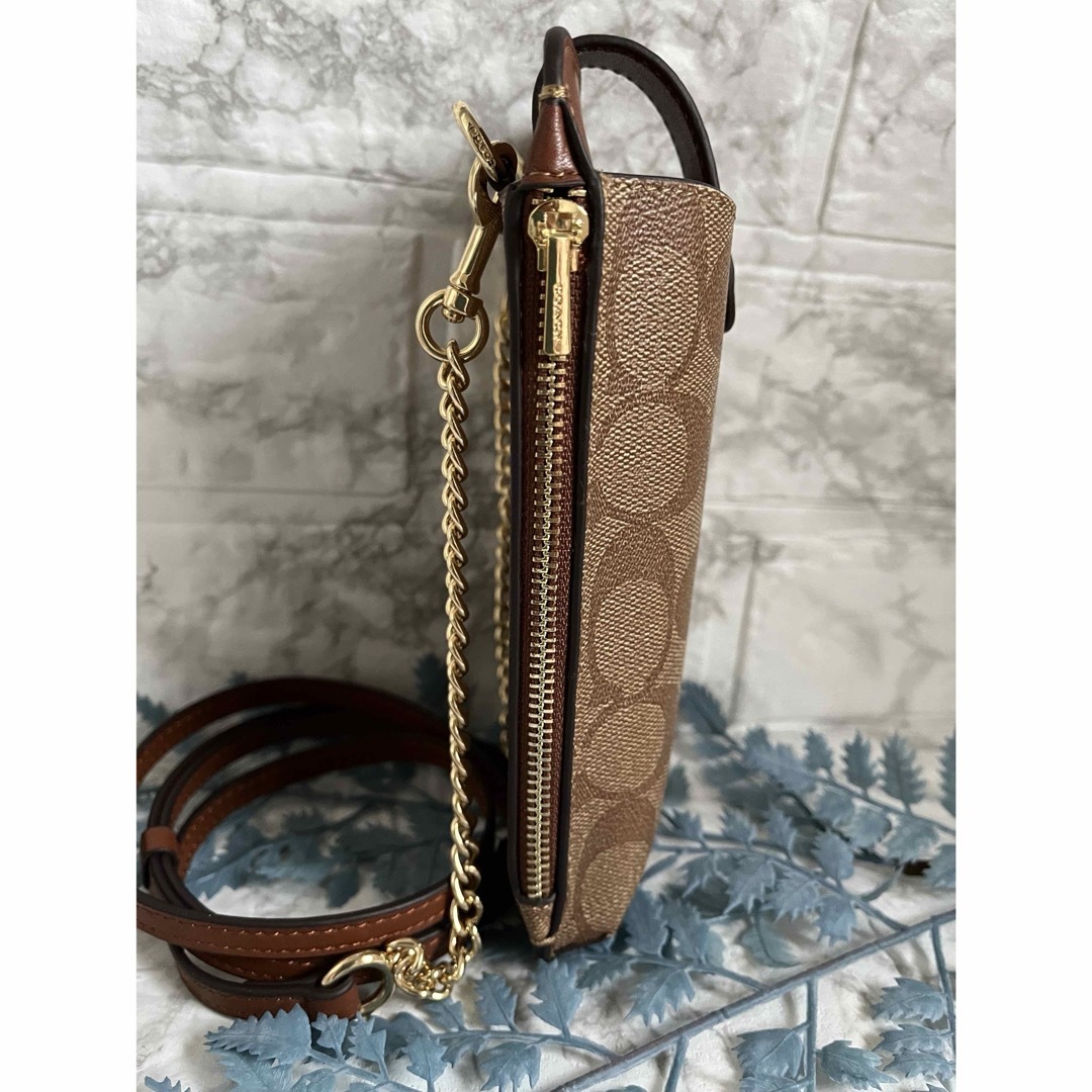 COACH(コーチ)のコーチスマホショルダーバッグ　新品 レディースのバッグ(ショルダーバッグ)の商品写真