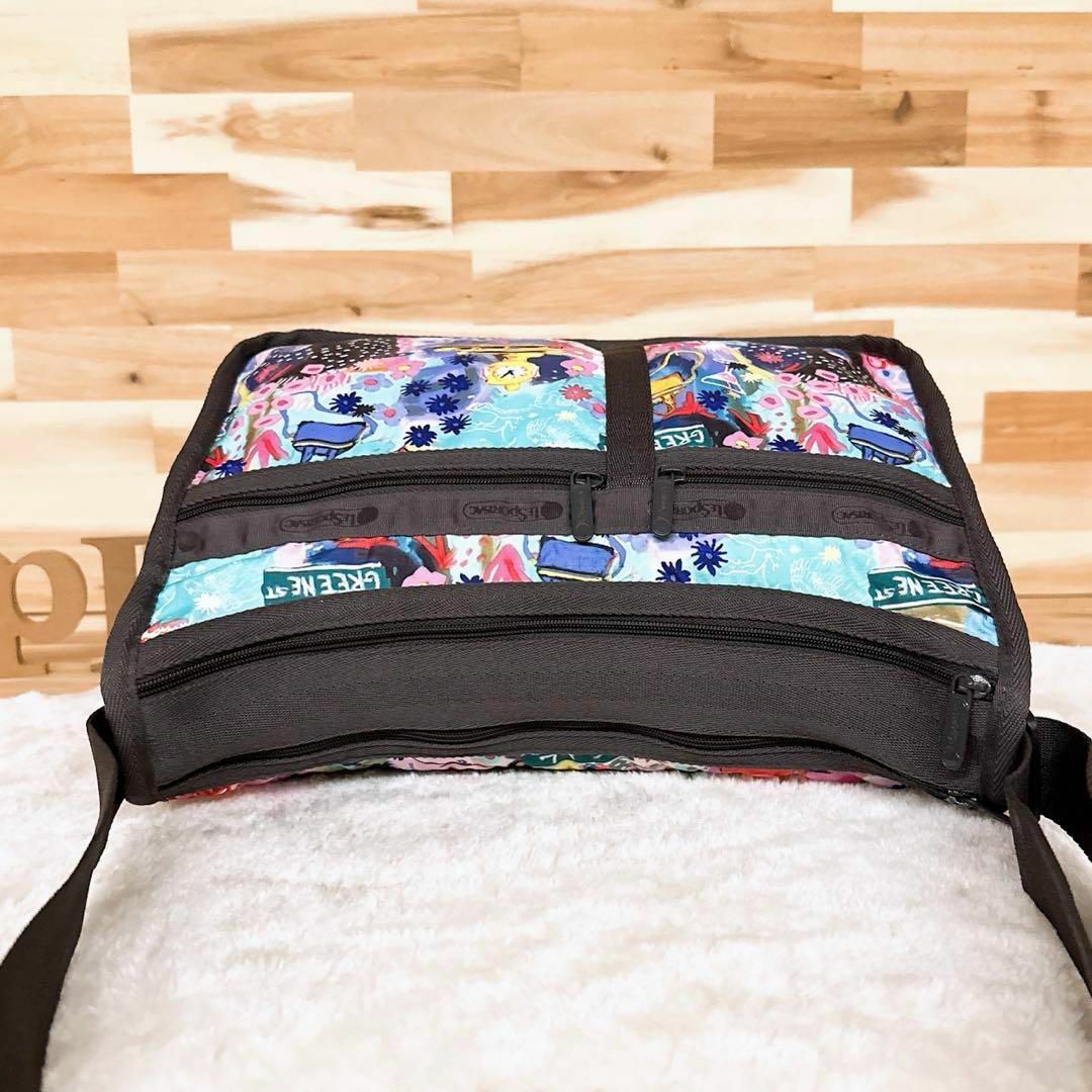 LeSportsac(レスポートサック)の美品【レスポートサック】アート デザイン ショルダーバッグ水彩 カラフル×グレー レディースのバッグ(ショルダーバッグ)の商品写真