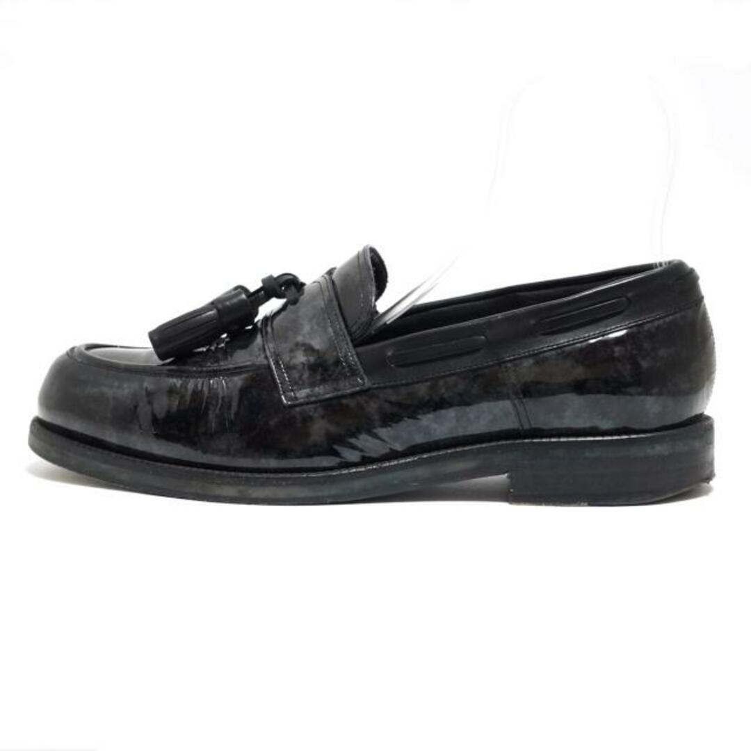 JIMMY CHOO(ジミーチュウ)のJIMMY CHOO(ジミーチュウ) ローファー 42 1/2 メンズ - 黒 タッセル エナメル（レザー） メンズの靴/シューズ(その他)の商品写真