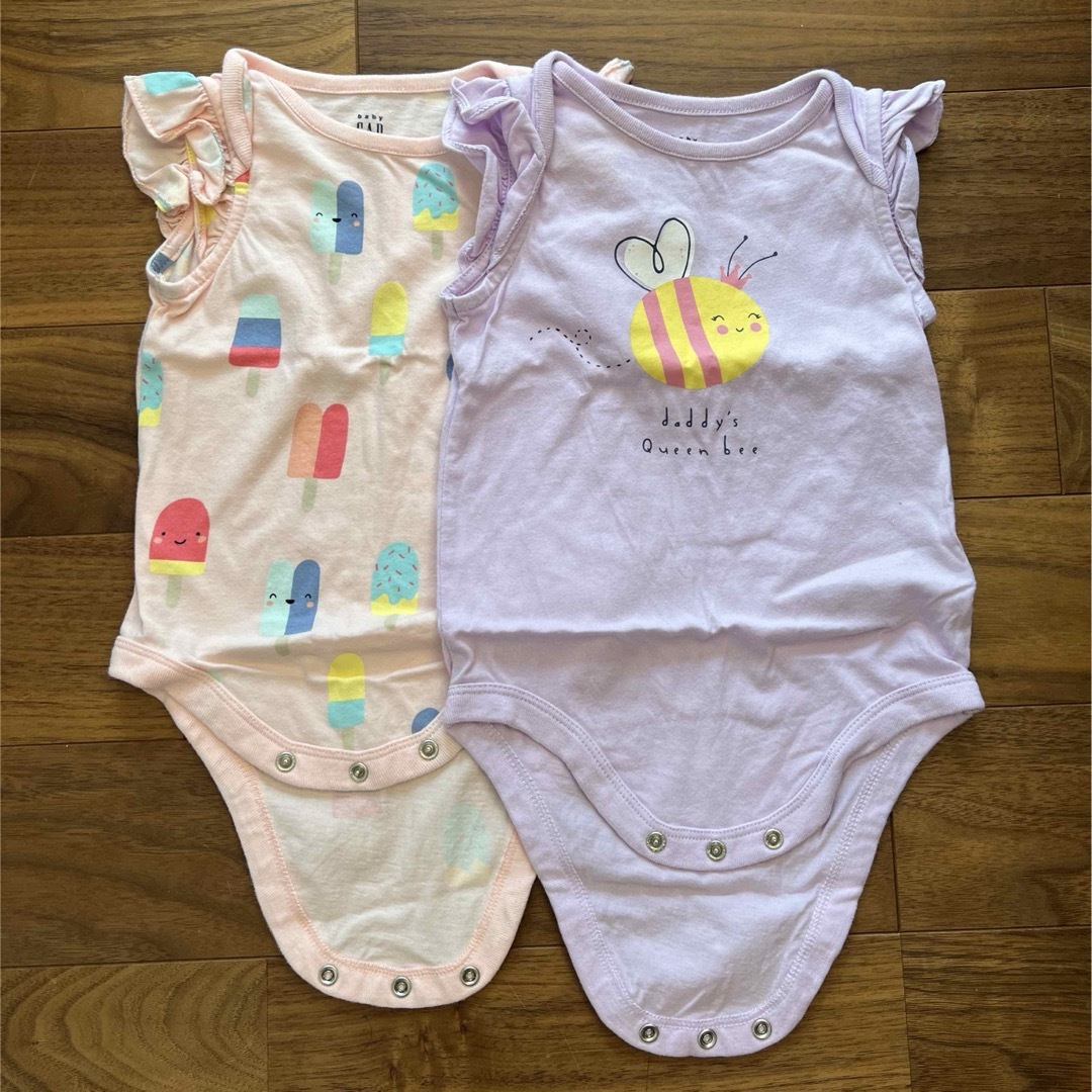 babyGAP(ベビーギャップ)のbaby gap☆ベビーギャップ　フリルロンパース2枚セット キッズ/ベビー/マタニティのベビー服(~85cm)(ロンパース)の商品写真