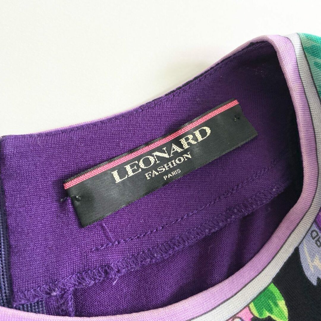 LEONARD(レオナール)の34d10 LEONARD レオナール ハイゲージ ニット セーター 美しい花柄プリント切替 サイズL パープル ウール100％ レディース 日本製 レディースのトップス(ニット/セーター)の商品写真