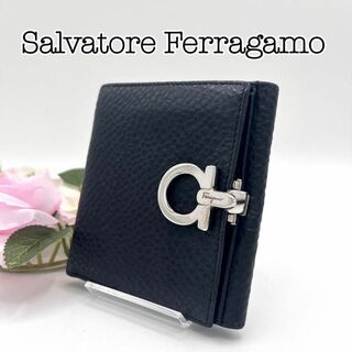Salvatore Ferragamo - 【美品】サルバトーレフェラガモ　ガンチーニ　二つ折り財布 ブラック レザー  黒