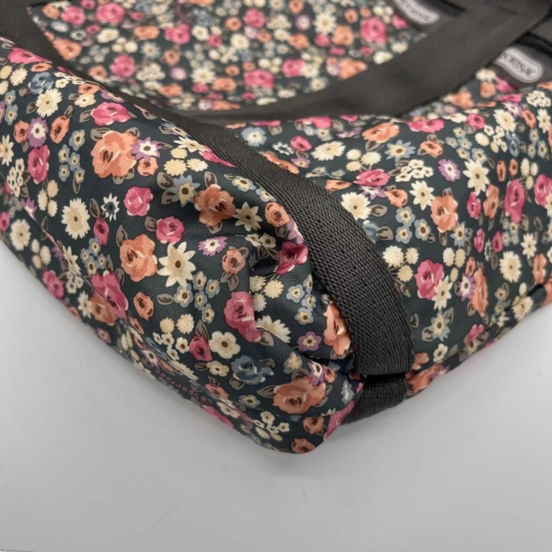 LeSportsac(レスポートサック)の【極美品】レスポートサック　ハンドバッグ　トートバッグ　花柄　総柄　グリーン レディースのバッグ(トートバッグ)の商品写真