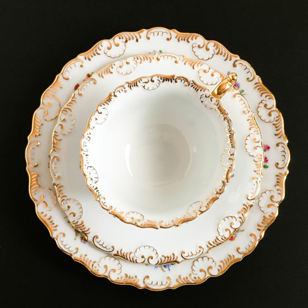 MEISSEN(マイセン)の古マイセン 金彩 小花散らし文 シェルレリーフ縁取り ティートリオセット ① インテリア/住まい/日用品のキッチン/食器(食器)の商品写真