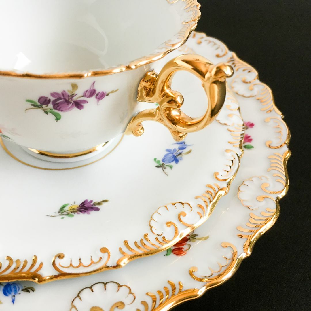 MEISSEN(マイセン)の古マイセン 金彩 小花散らし文 シェルレリーフ縁取り ティートリオセット ① インテリア/住まい/日用品のキッチン/食器(食器)の商品写真