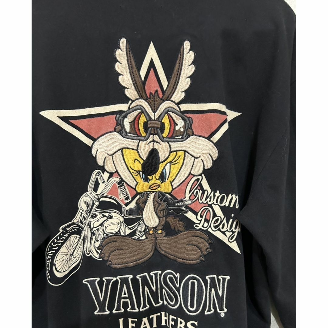 VANSON(バンソン)の＊vanson×ルーニーテューンズ 刺繍 袖ロゴ カットソー 長袖Tシャツ XL メンズのトップス(Tシャツ/カットソー(七分/長袖))の商品写真