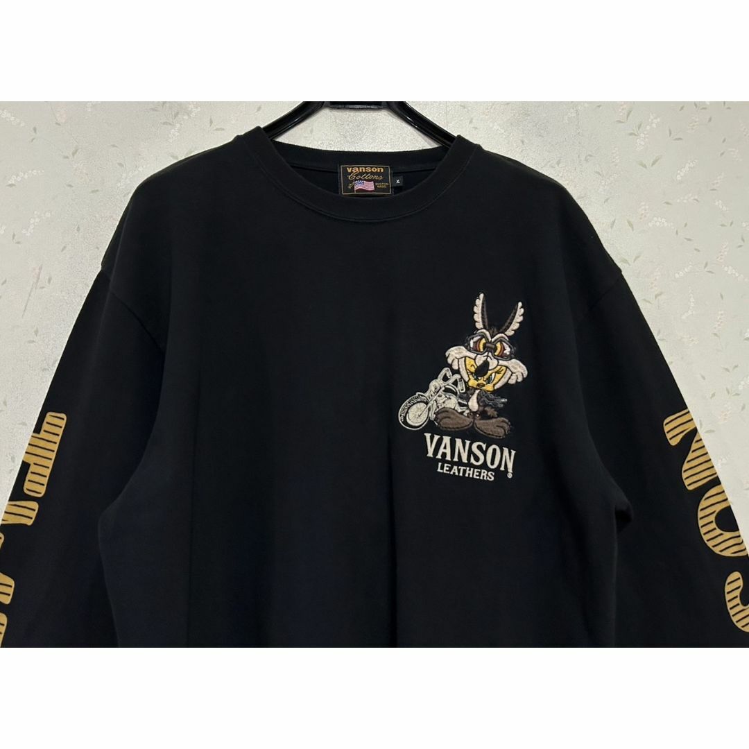 VANSON(バンソン)の＊vanson×ルーニーテューンズ 刺繍 袖ロゴ カットソー 長袖Tシャツ XL メンズのトップス(Tシャツ/カットソー(七分/長袖))の商品写真