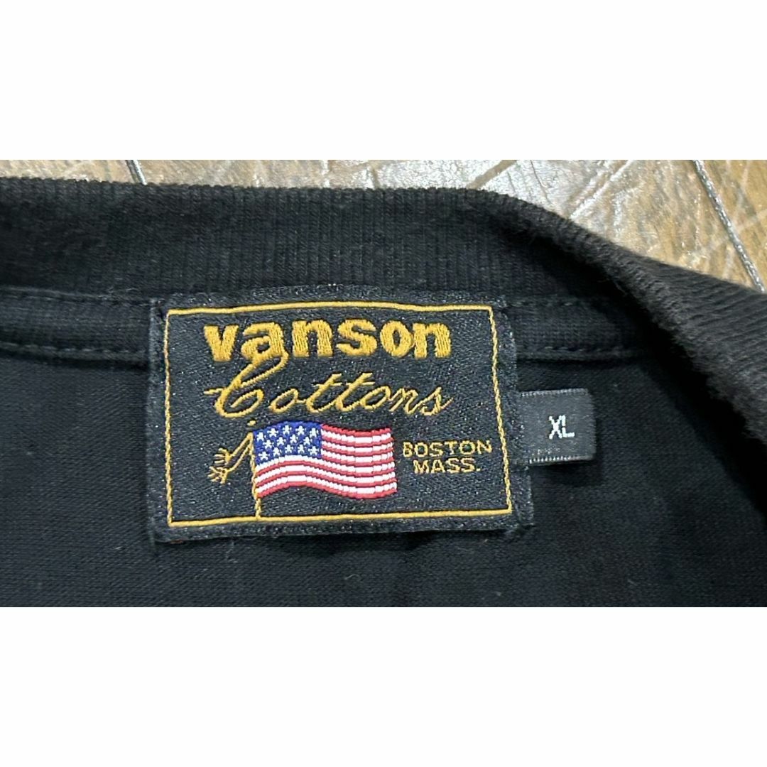 VANSON(バンソン)の＊vanson×ルーニーテューンズ 刺繍 袖ロゴ カットソー 長袖Tシャツ XL メンズのトップス(Tシャツ/カットソー(七分/長袖))の商品写真