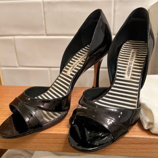 マノロブラニク(MANOLO BLAHNIK)のマノロブラニク　黒パンプス　36.5(ハイヒール/パンプス)