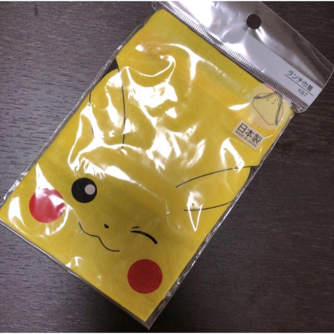 ポケモン(ポケモン)のスケーター　ピカチュウ　フェイス　ランチ巾着　お弁当袋　給食袋　新品 ポケモン キッズ/ベビー/マタニティのこども用バッグ(ランチボックス巾着)の商品写真