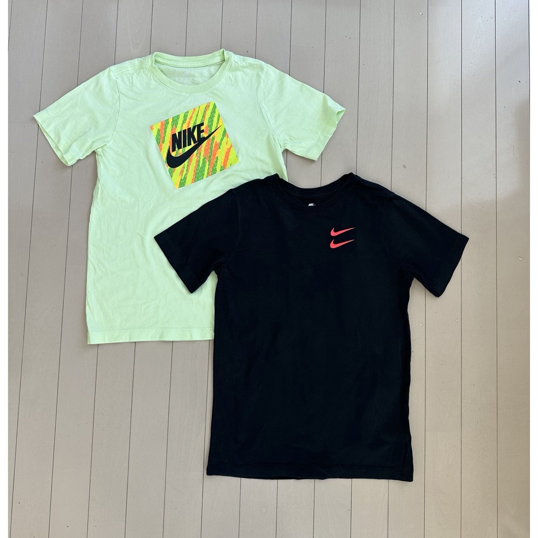 NIKE(ナイキ)のNIKE キッズ　半袖Tシャツ　L 160cm 2枚セット販売 キッズ/ベビー/マタニティのキッズ服男の子用(90cm~)(Tシャツ/カットソー)の商品写真