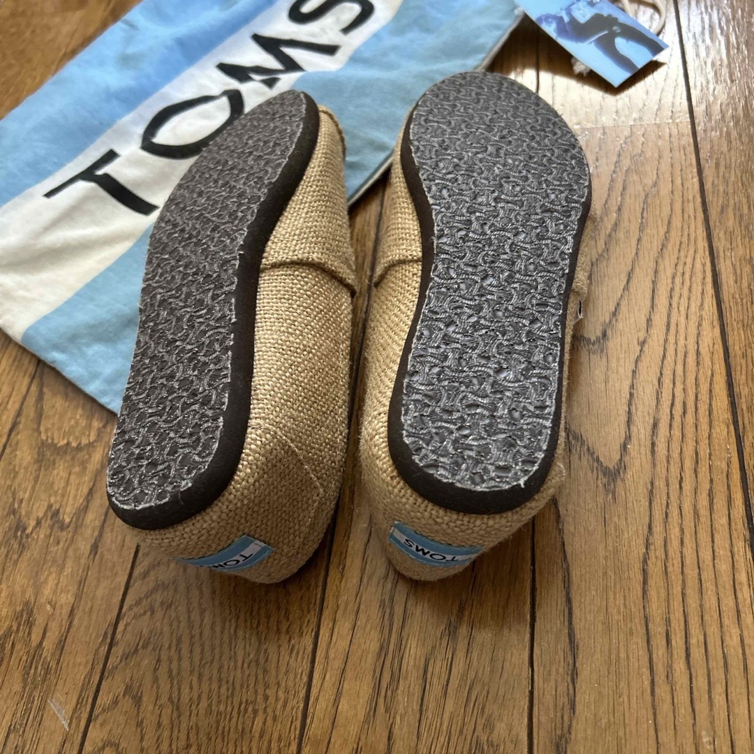 TOMS(トムズ)のTOMS  スリッポン　ナチュラル　23㎝ レディースの靴/シューズ(スリッポン/モカシン)の商品写真