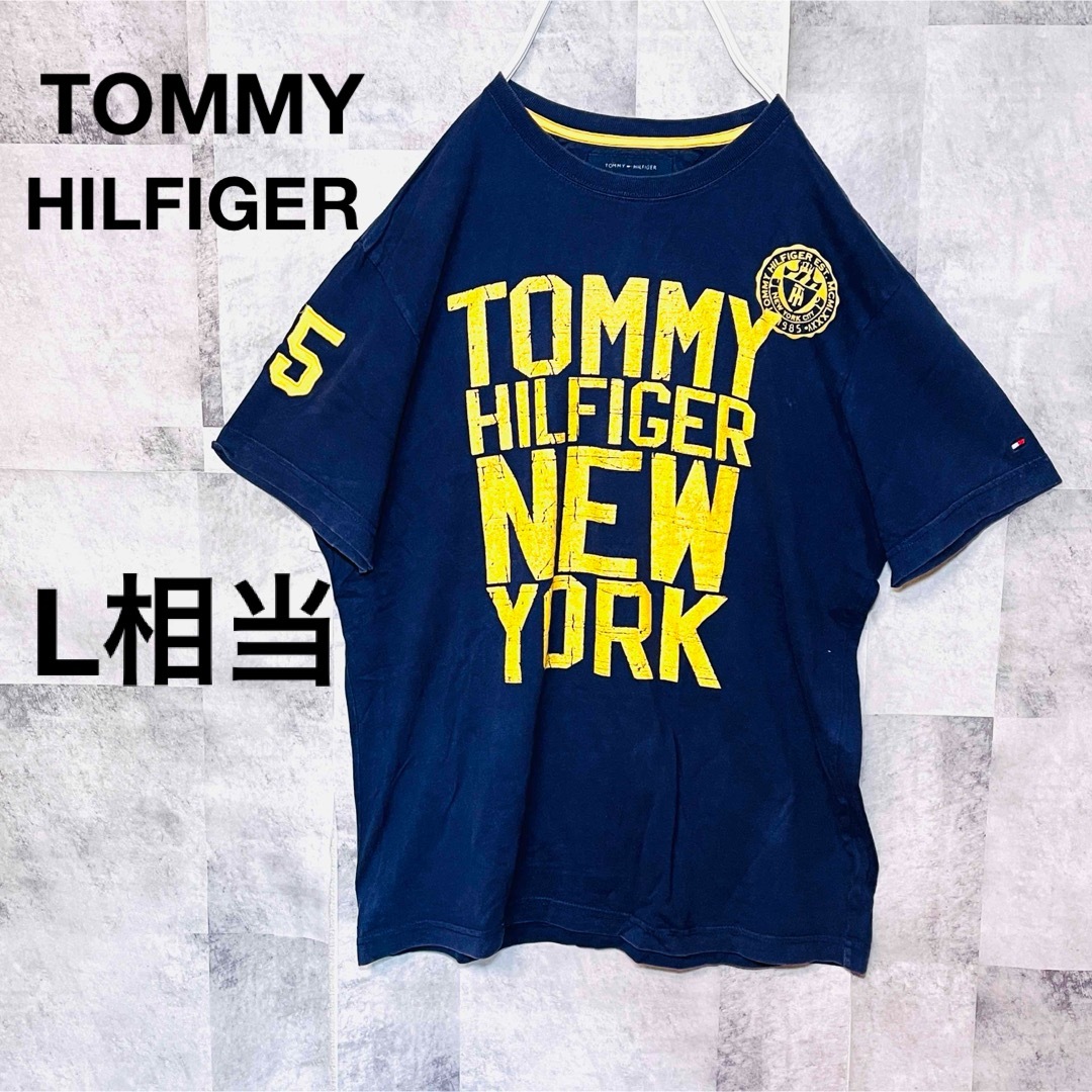 TOMMY HILFIGER(トミーヒルフィガー)のTOMMY HILFIGER Tシャツ　センターロゴ　ビッグロゴ　ネイビーL相当 メンズのトップス(Tシャツ/カットソー(半袖/袖なし))の商品写真