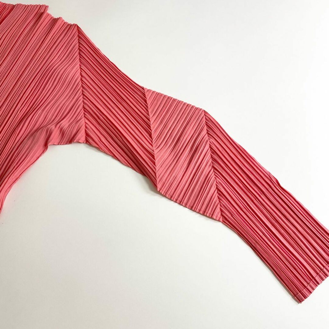 PLEATS PLEASE ISSEY MIYAKE(プリーツプリーズイッセイミヤケ)の54d10 《美品》 PLEATS PLEASE ISSEY MIYAKE プリーツプリーズ イッセイミヤケ 日本製 PP51-JK124 ハイネック 長袖プリーツカットソー ロングスリーブ トップス 3 ピンク MADE IN JAPAN レディースのトップス(Tシャツ(長袖/七分))の商品写真