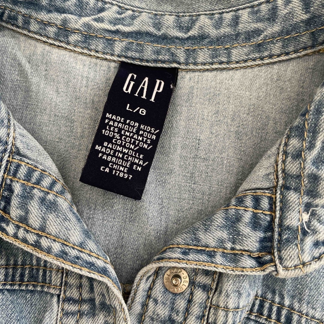GAP Kids(ギャップキッズ)のGAPキッズ　デニムシャツ　サイズL キッズ/ベビー/マタニティのキッズ服男の子用(90cm~)(ジャケット/上着)の商品写真
