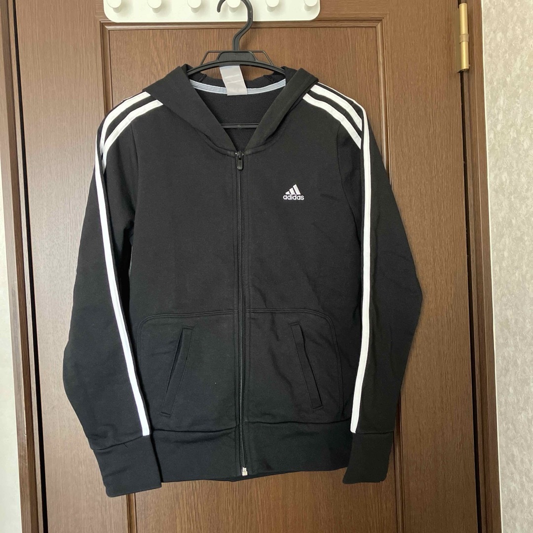 adidas(アディダス)のadidasアディダス レディースパーカー  レディースのトップス(パーカー)の商品写真