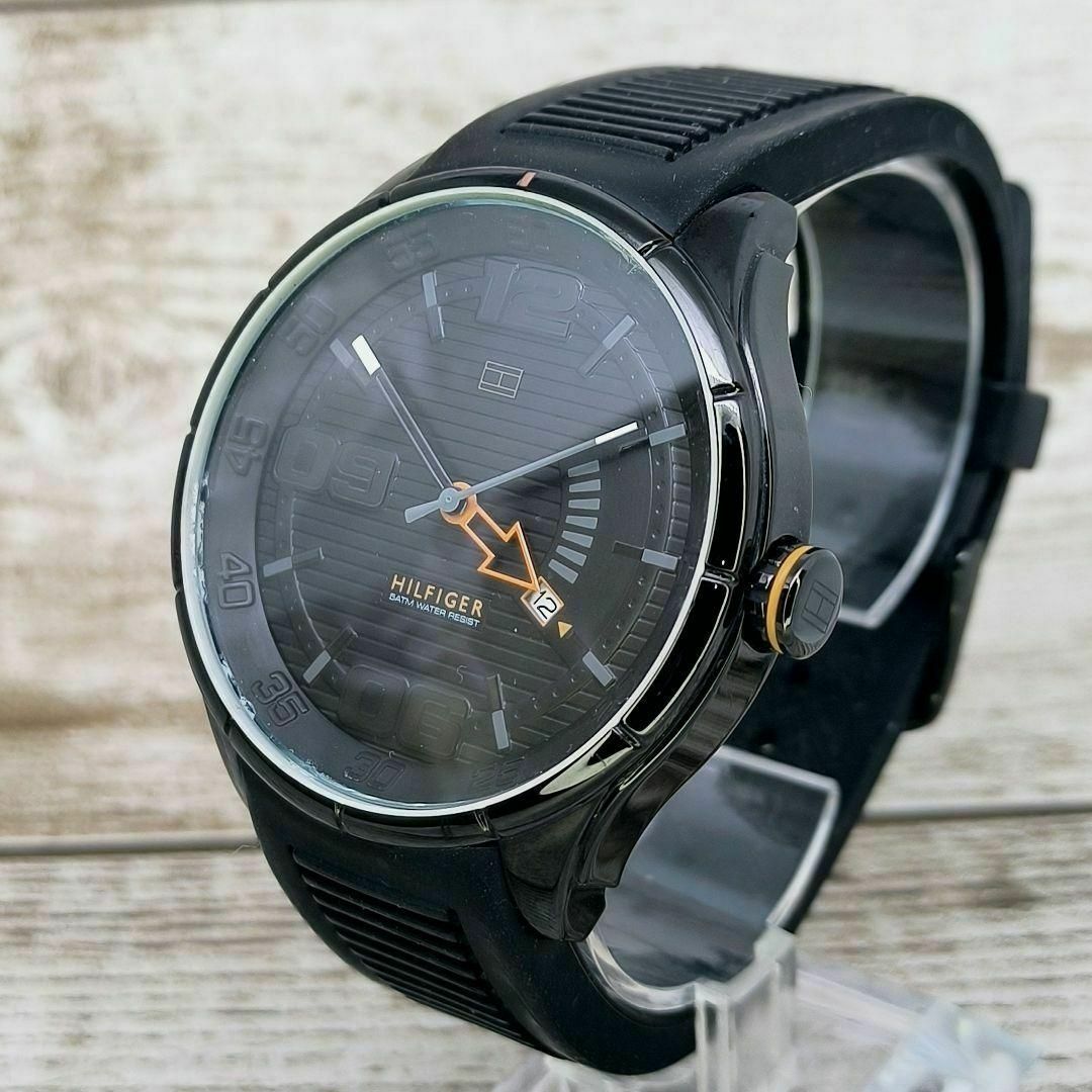 TOMMY HILFIGER(トミーヒルフィガー)のトミーヒルフィガー　腕時計　メンズ　TOMMY　ブッラク　レディース　動作品 メンズの時計(腕時計(アナログ))の商品写真