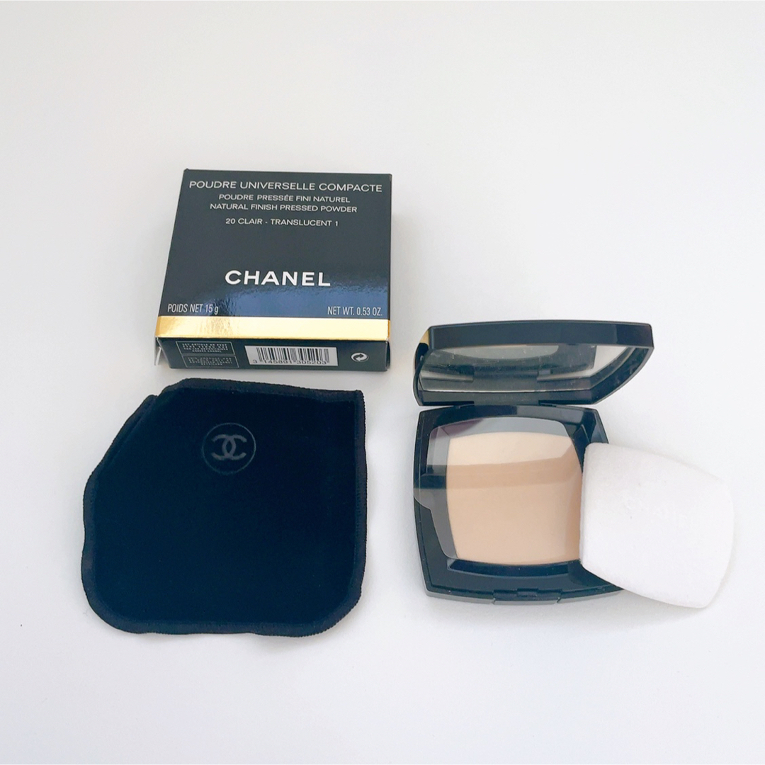 CHANEL(シャネル)のCHANEL プードゥル　ユニヴェルセル　コンパクト　20 クレール コスメ/美容のベースメイク/化粧品(フェイスパウダー)の商品写真