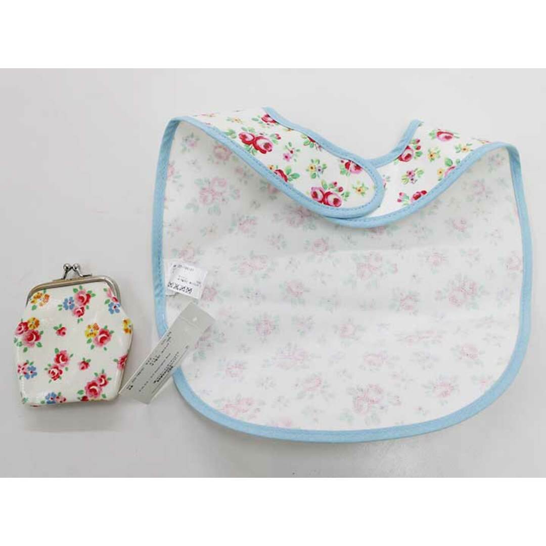 Cath Kidston(キャスキッドソン)の【新入荷!】新品 未使用品〔キャスキッドソン/Cath Kidston〕おスタイ/よだれかけ/ビブ＆がま口セット/小物 白×赤【ネット限定】子供 キッズ ベビー baby 女の子 204042 childcare キッズ/ベビー/マタニティのこども用ファッション小物(ベビースタイ/よだれかけ)の商品写真