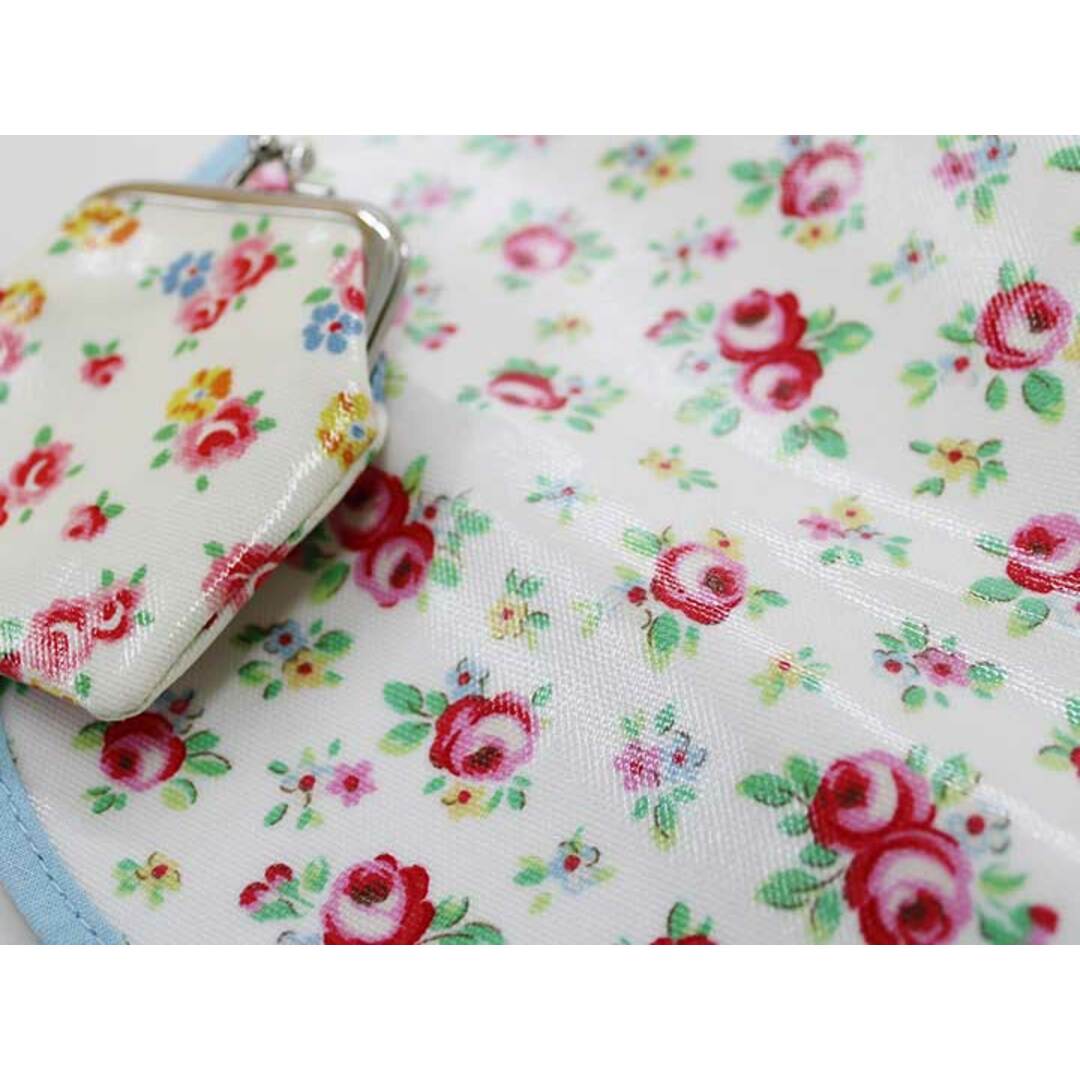 Cath Kidston(キャスキッドソン)の【新入荷!】新品 未使用品〔キャスキッドソン/Cath Kidston〕おスタイ/よだれかけ/ビブ＆がま口セット/小物 白×赤【ネット限定】子供 キッズ ベビー baby 女の子 204042 childcare キッズ/ベビー/マタニティのこども用ファッション小物(ベビースタイ/よだれかけ)の商品写真