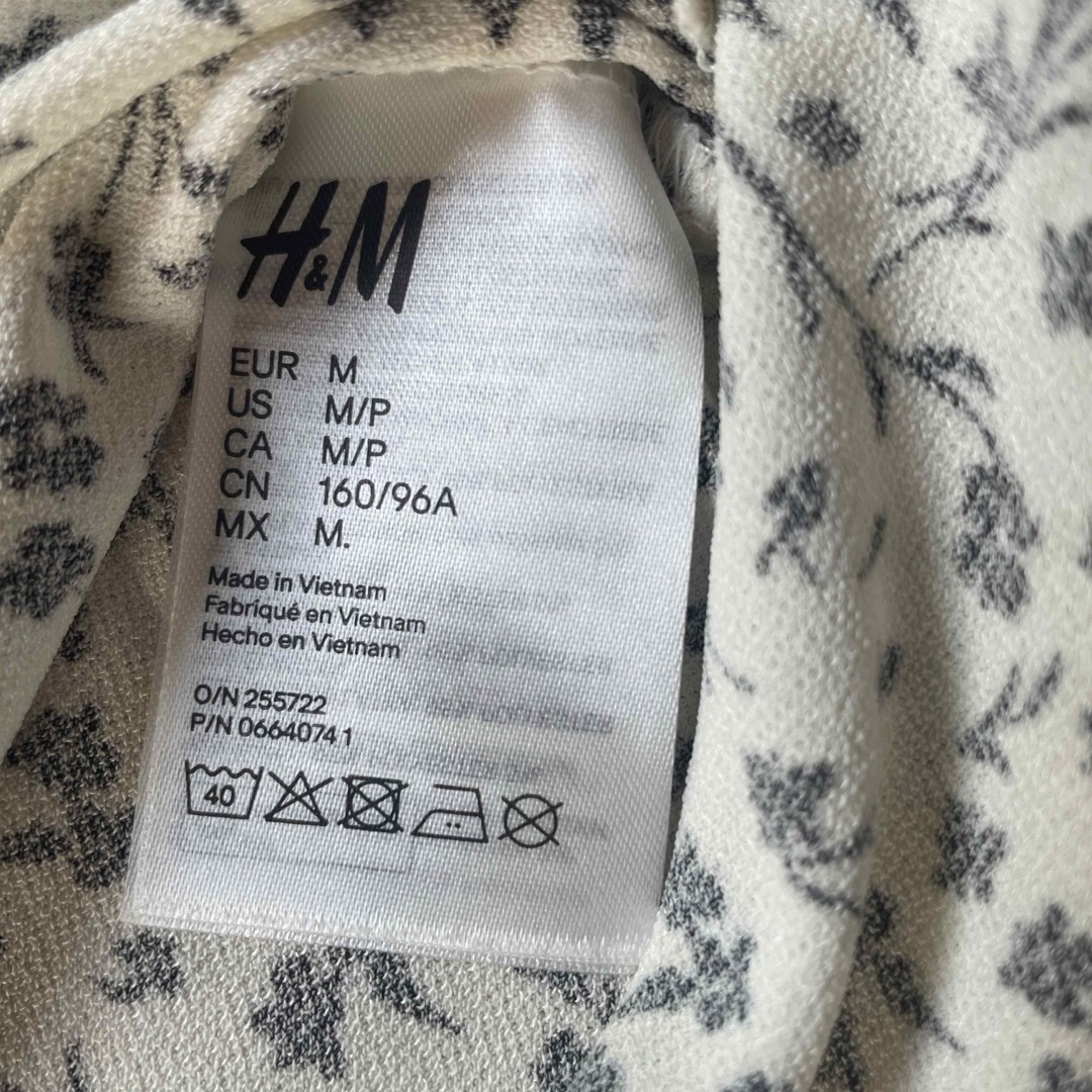 H&M(エイチアンドエム)のH&M  プルオーバー レディースのトップス(シャツ/ブラウス(長袖/七分))の商品写真