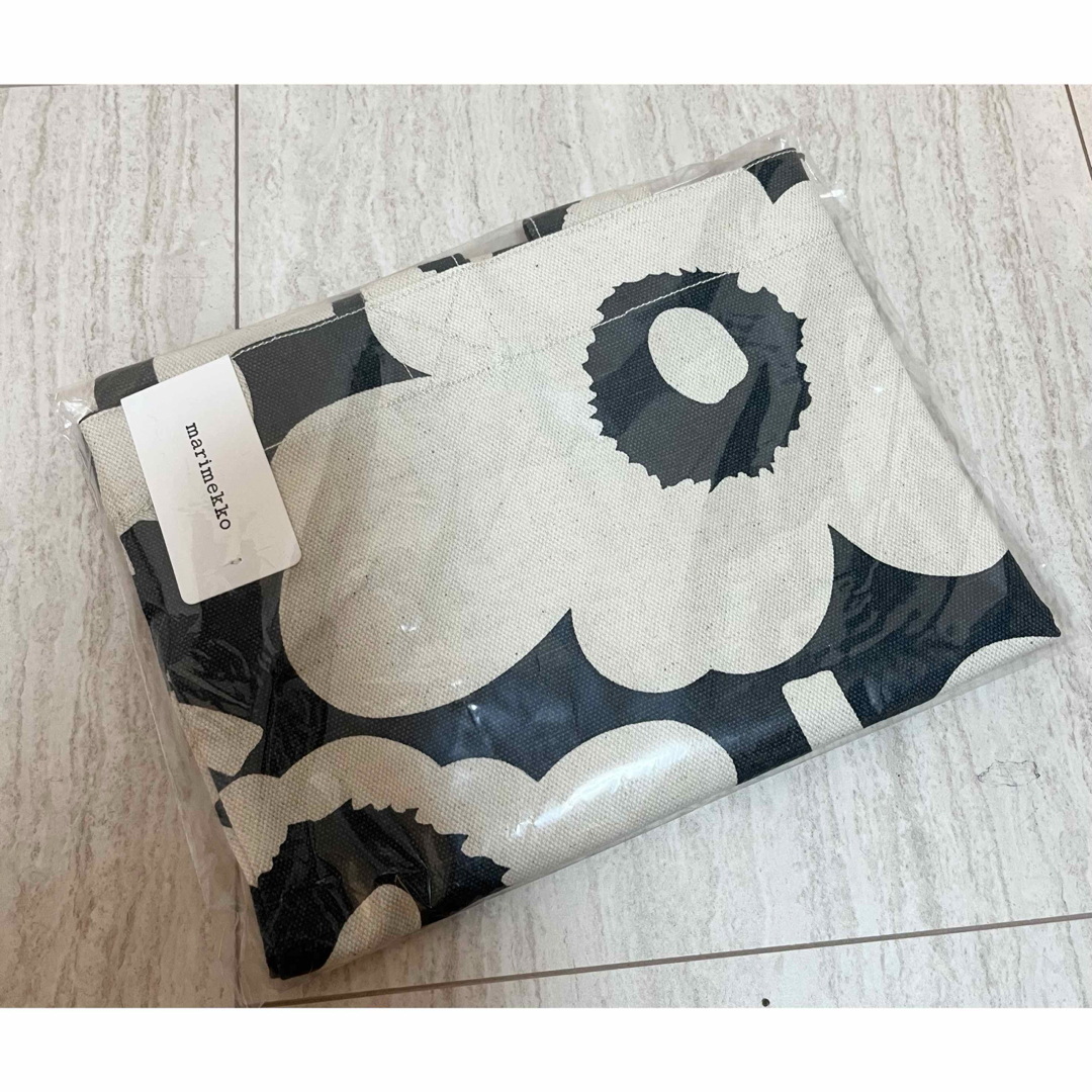 marimekko(マリメッコ)の新品マリメッコUnikko柄リネントートバッグエコバッグ レディースのバッグ(トートバッグ)の商品写真