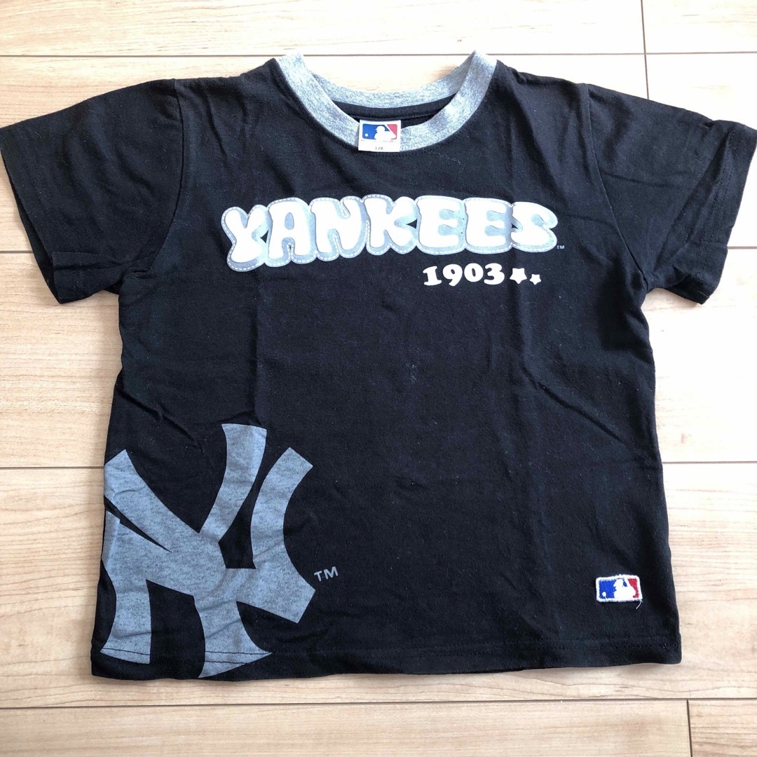 MLB(メジャーリーグベースボール)のMLB yankees 野球　メジャー　半袖　Tシャツ 黒　120㎝ キッズ/ベビー/マタニティのキッズ服男の子用(90cm~)(Tシャツ/カットソー)の商品写真