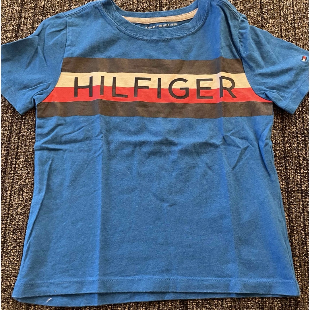 TOMMY HILFIGER(トミーヒルフィガー)のTOMMYHILFIGER Tシャツ 110センチ キッズ/ベビー/マタニティのキッズ服男の子用(90cm~)(Tシャツ/カットソー)の商品写真