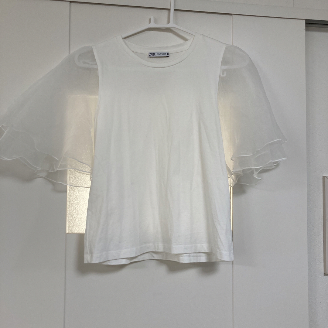 ZARA(ザラ)のZARA 白の半袖Tシャツ レディースのトップス(シャツ/ブラウス(半袖/袖なし))の商品写真