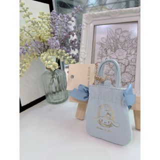 メゾンドフルール(Maison de FLEUR)のシナモンミニダブルリボントートバッグチャーム(バッグチャーム)