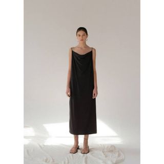 AMOMENTO　アモーメント LOOSENECK SLIP DRESS 茶(ロングワンピース/マキシワンピース)