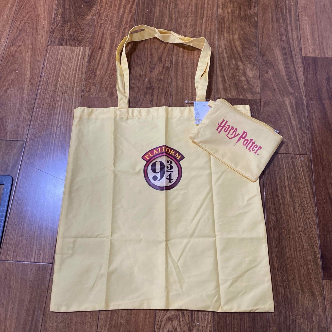 ハリポタ　エコバッグ　黄色 レディースのバッグ(エコバッグ)の商品写真
