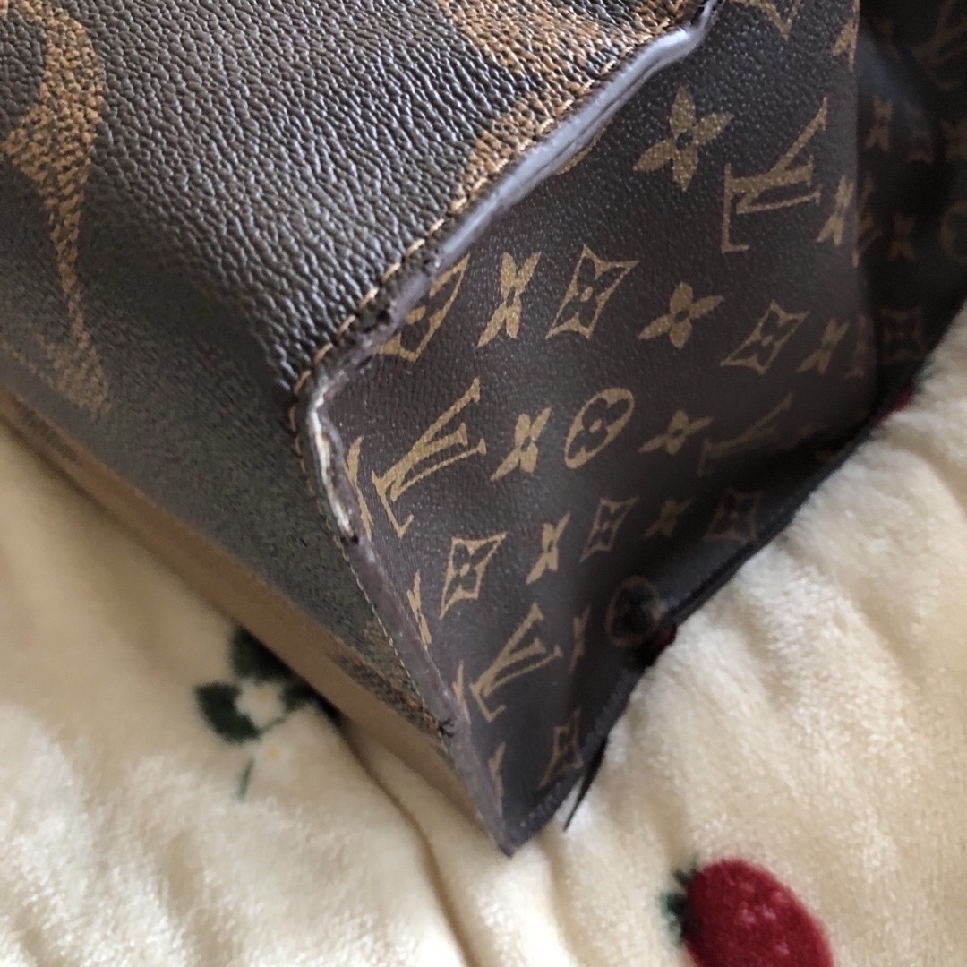 LOUIS VUITTON(ルイヴィトン)の【最終価格】ルイヴィトン　オンザゴー　GMタイプ レディースのバッグ(トートバッグ)の商品写真