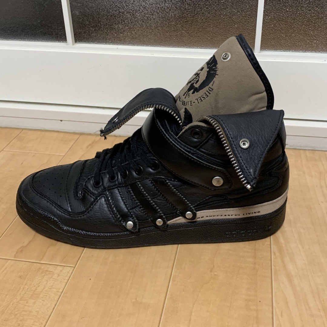 DIESEL(ディーゼル)の⭐︎激レア⭐︎adidas×diesel 限定品コラボスニーカー メンズの靴/シューズ(スニーカー)の商品写真