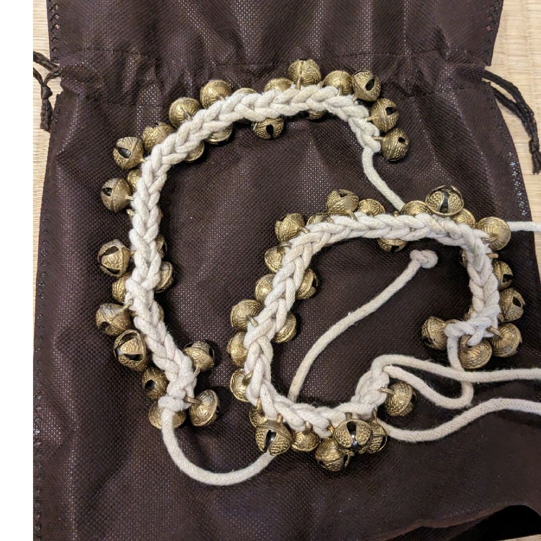 グングル 足鈴 ボンジュール様専用 レディースのアクセサリー(アンクレット)の商品写真