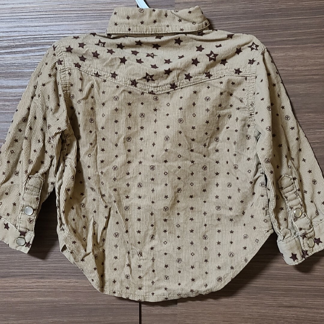 西松屋(ニシマツヤ)のベロア シャツ トレーナー ロンT 長袖 Tシャツ 80cm キッズ/ベビー/マタニティのベビー服(~85cm)(シャツ/カットソー)の商品写真