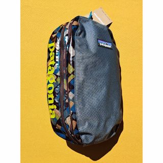 パタゴニア(patagonia)のパタゴニア Black Hole Cube Medium FPNU 2023(ポーチ)